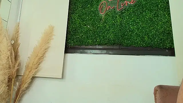 natalia_aguirre1 Adlı Modelin Canlı XXX Sohbeti