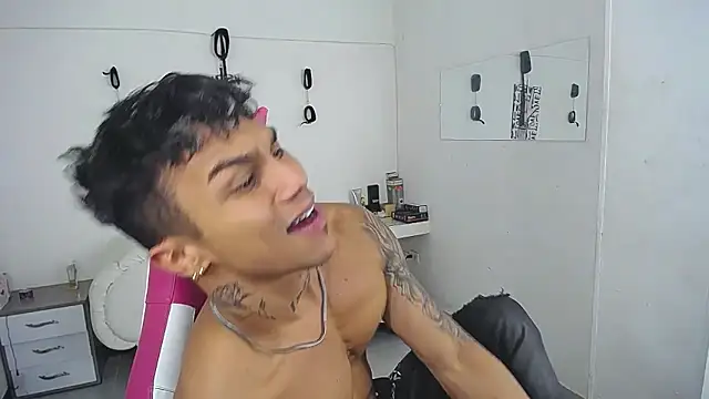 Leonard_Price Show in webcam