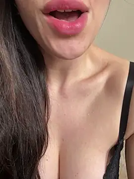 JolieBee Chat XXX live