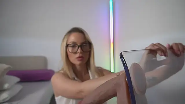 new_dee: онлайн-секс-чат