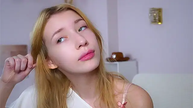 SunnivaCovilのライブXXXチャット