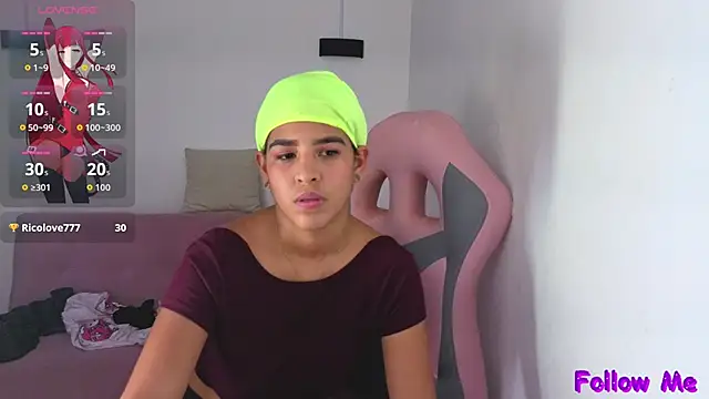 alexandraclaire9 Show in webcam