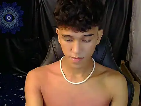 hugekenbigcock Live XXX-chat