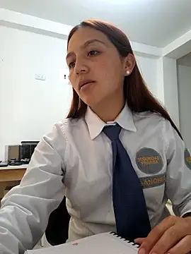 Emily-7_: онлайн-секс-чат