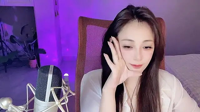 Daisy-77 Adlı Modelin Canlı XXX Sohbeti