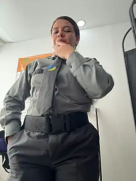 Ariana-07: онлайн-секс-чат