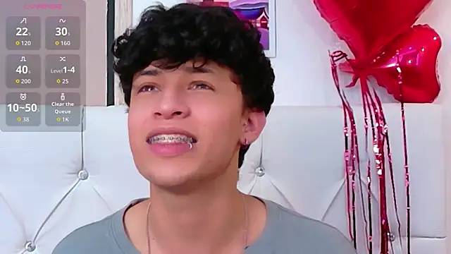 Chat XXX en directo de Axel__Evans