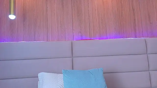 Chat +18 de ZoehAngel ao vivo