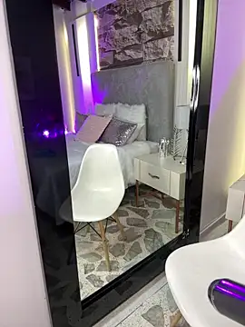 Chat XXX en directo de HannahCollyns