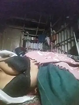 Tamilauntyhot: διαδικτυακό σόου στην κάμερα