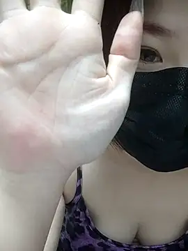 miniiceyya: онлайн-секс-чат