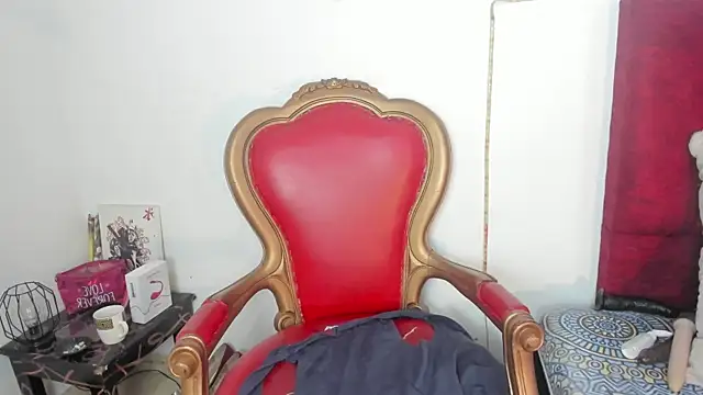 NaughtyAmeliaThompson69のウェブカメラショー