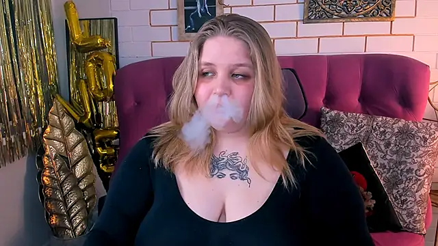 SladaDell Adlı Modelin Canlı XXX Sohbeti