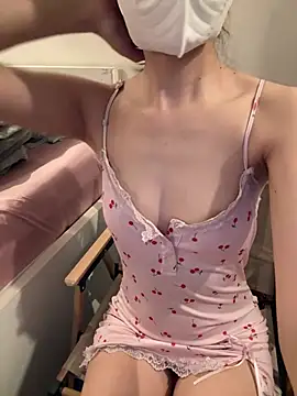 _SaRa_: διαδικτυακό σόου στην κάμερα