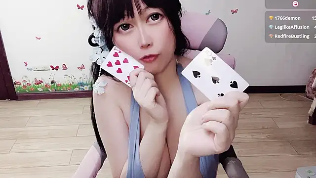 LuckyCute-Tutu Adlı Modelin Canlı XXX Sohbeti