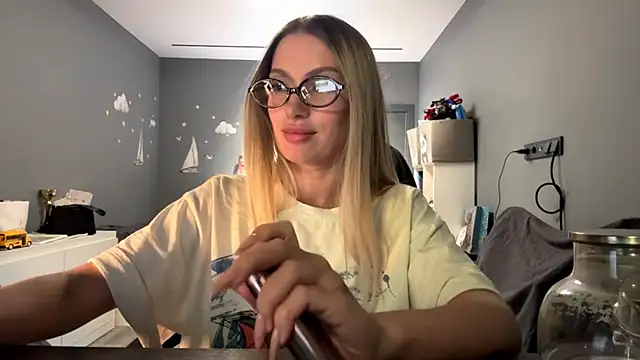 SoftnessMila's Live XXX Chat