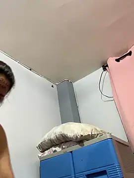 _BellaHotty_ élő XXX-chatje