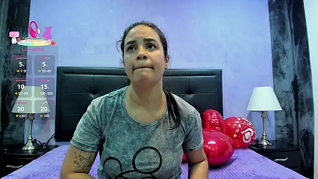 GreciaFox1 Adlı Modelin Canlı XXX Sohbeti