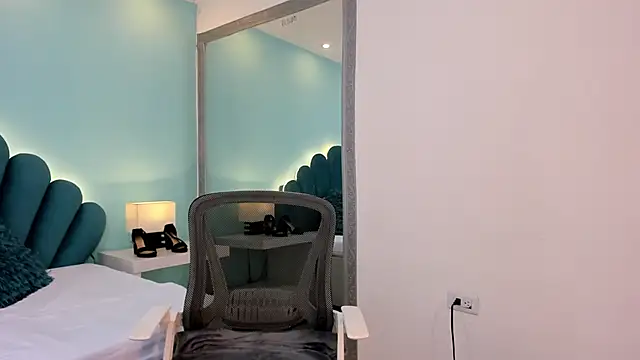 Chat XXX en directo de sharlott18