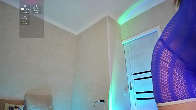 RoseaaのライブXXXチャット