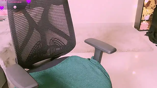 Khaleesiiii élő XXX-chatje