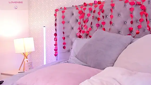 AriRobert_ élő XXX-chatje