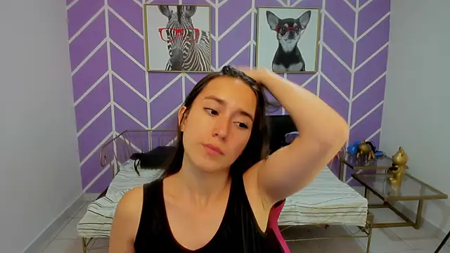 Chat +18 de Adhara_Kitten ao vivo