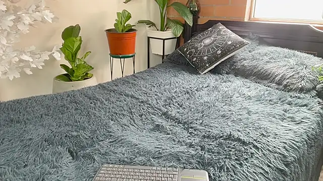 Andy_Belier23: διαδικτυακό σόου στην κάμερα