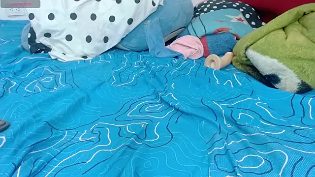 INDIAN_HORNY1 élő XXX-chatje