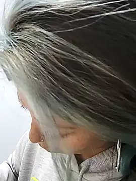 Tefannyy_ élő XXX-chatje