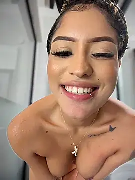 MystiqueXXX's Live XXX Chat