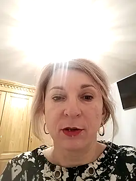 AhlyssaLove1155's Live XXX Chat