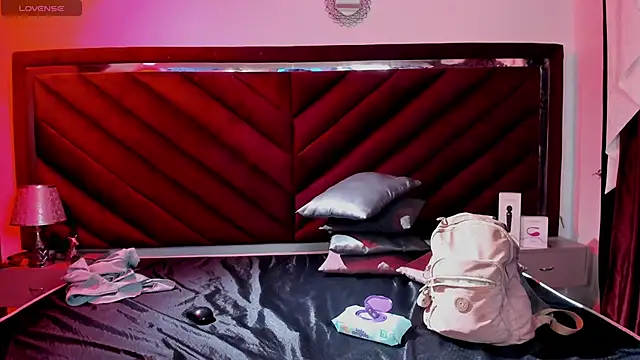 Zara-Roux Live XXX-Chat