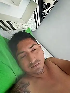 Yrresistible666's Webcam Show