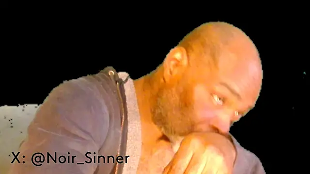 แชท XXX สดของ sinnernoir