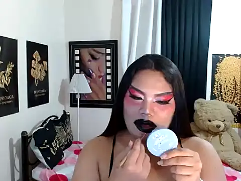 Show de TSbrianaHugeCock na webcam