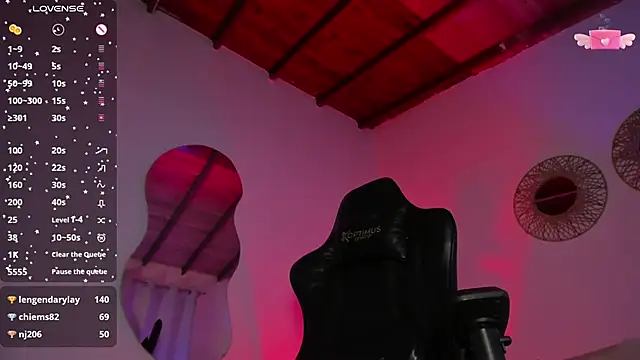 laura-hills18 Live XXX-Chat