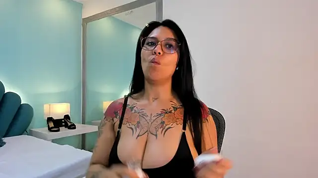 sharlott18のライブXXXチャット