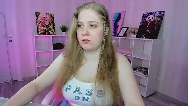 Megan_Violer élő XXX-chatje