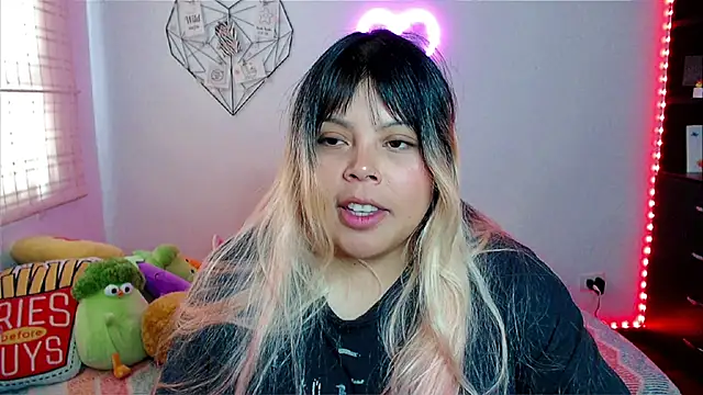 EllieMoonX Live XXX-Chat