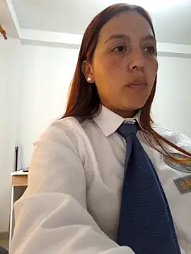 Emily-7_ – Naživo XXX chat