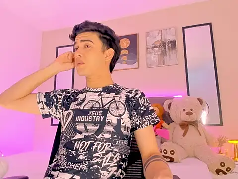 Feiccer_Thomson1 Show Webcam