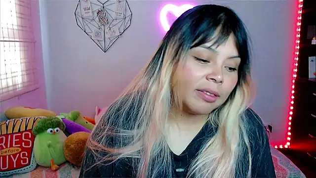 EllieMoonX's Live XXX Chat