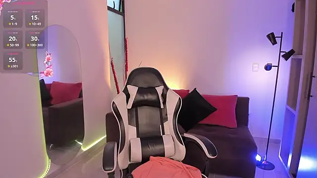 Онлайн чат XXX ChloeMoreti