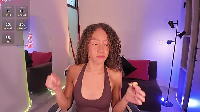 ChloeMoreti's Live XXX Chat