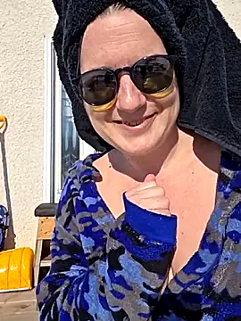 small_town_slut 现场XXX聊天