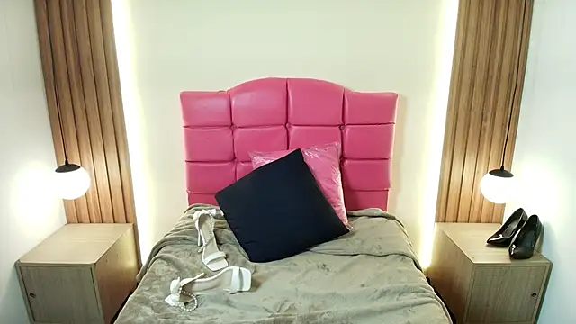 Chat +18 de IvonneRoss_ ao vivo