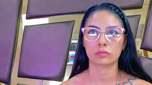 NicoleEsposito 即時 XXX 聊天