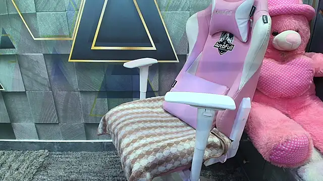 NymphoIsLive Adlı Modelin Web Kamerası Şovu