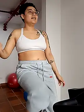 Juliexxxxtasy Chat XXX live